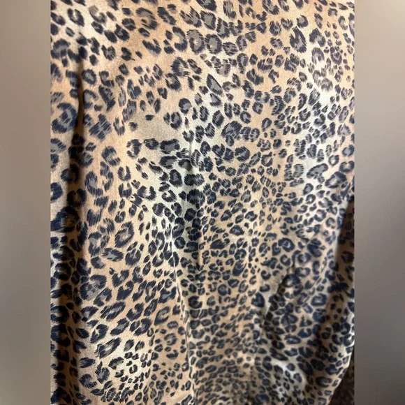 Coldwater Creek Leopard Print Blouse wrap style cotton spandex classic cuff M - Picture 11 of 11